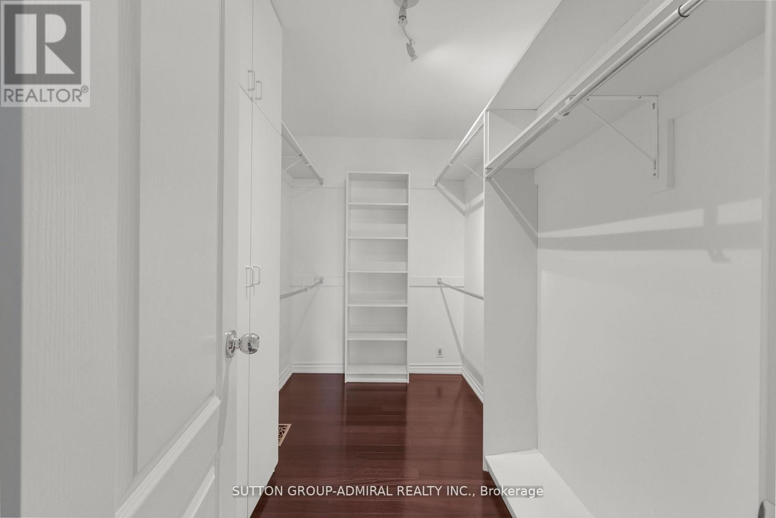 48 Berkindale Drive, Toronto, Ontario  M2L 1Z8 - Photo 9 - C12712450