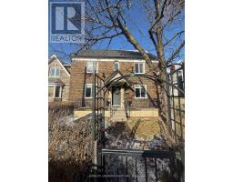 4 SULLY CRESCENT, Toronto, Ontario