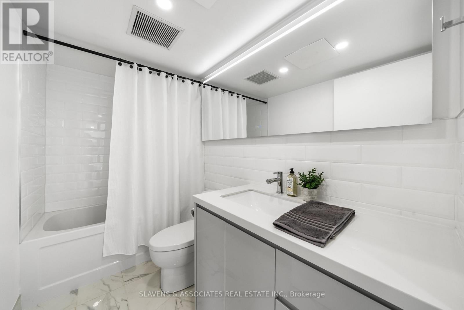 2303 - 2181 Yonge Street, Toronto, Ontario  M4S 3H7 - Photo 17 - C12712468