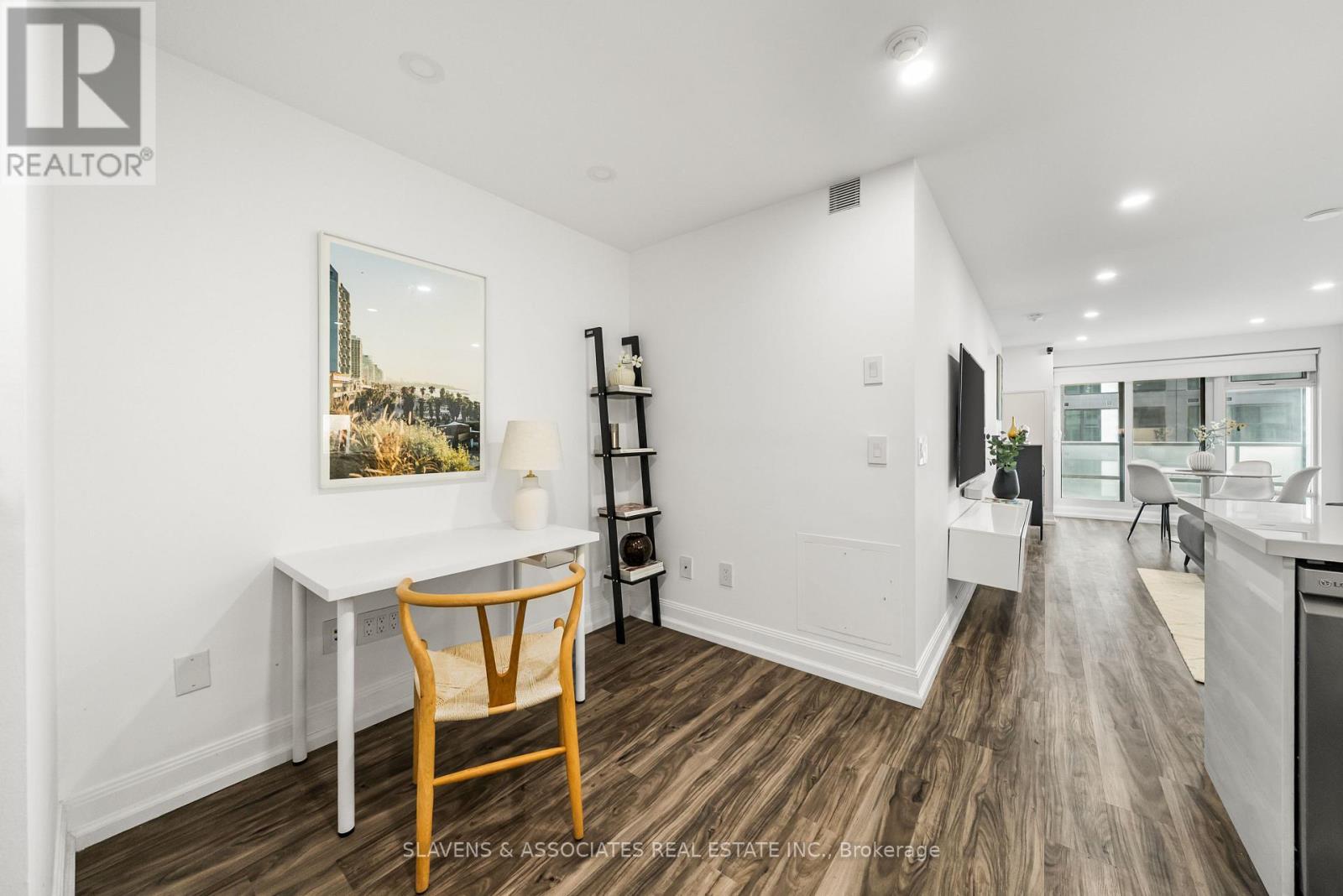 2303 - 2181 Yonge Street, Toronto, Ontario  M4S 3H7 - Photo 4 - C12712468