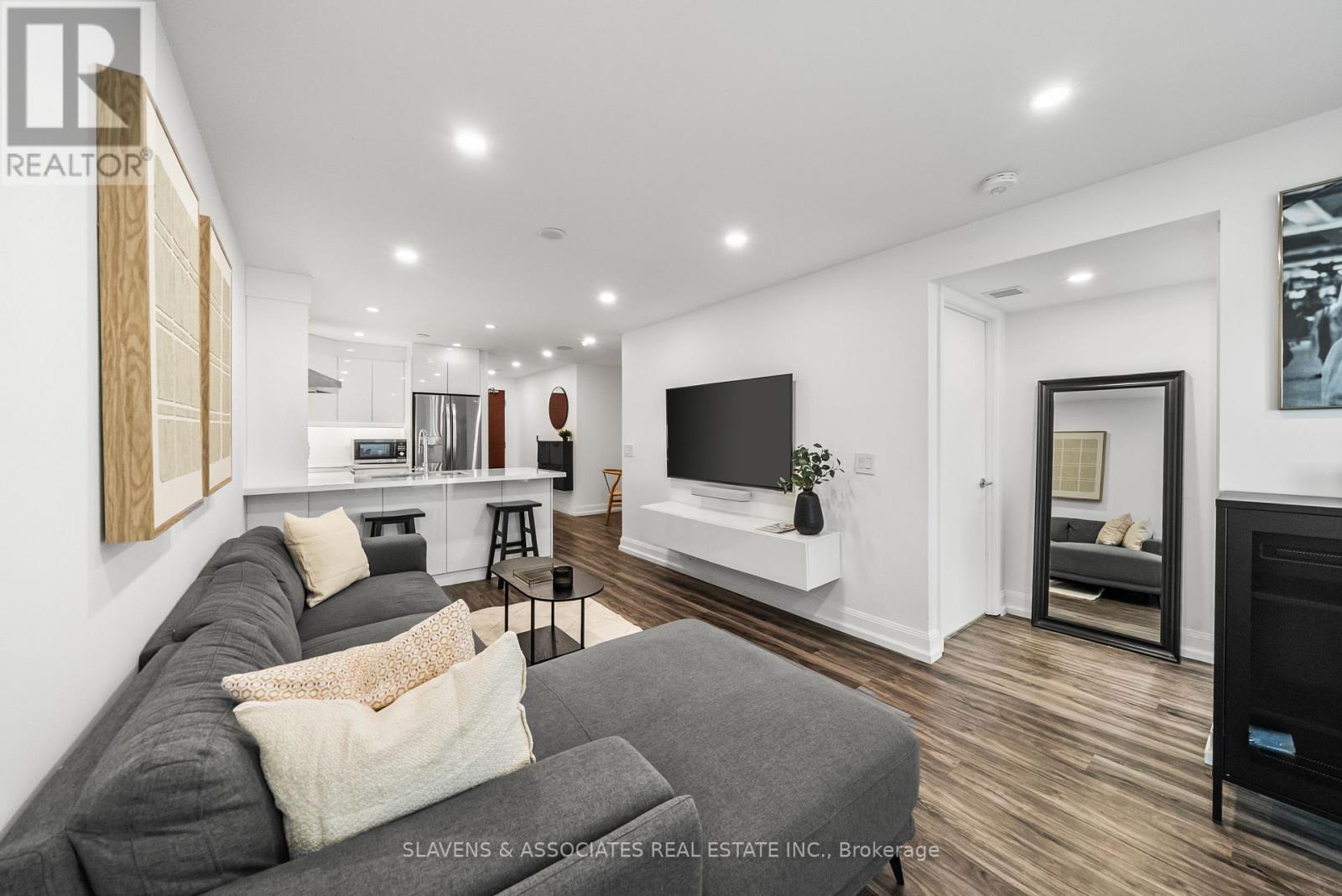 2303 - 2181 Yonge Street, Toronto, Ontario  M4S 3H7 - Photo 9 - C12712468