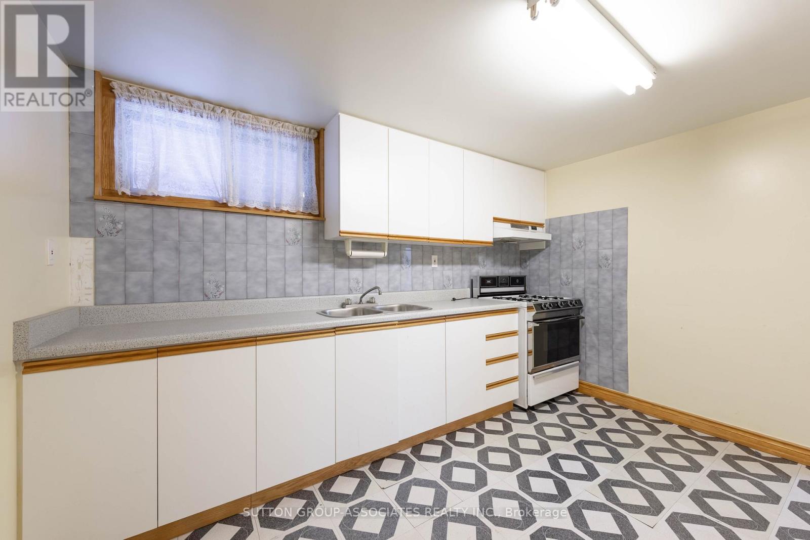 169 Wychwood Avenue, Toronto, Ontario  M6C 2T4 - Photo 21 - C12712480