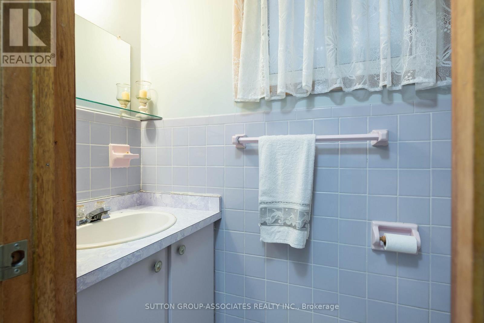 169 Wychwood Avenue, Toronto, Ontario  M6C 2T4 - Photo 6 - C12712480