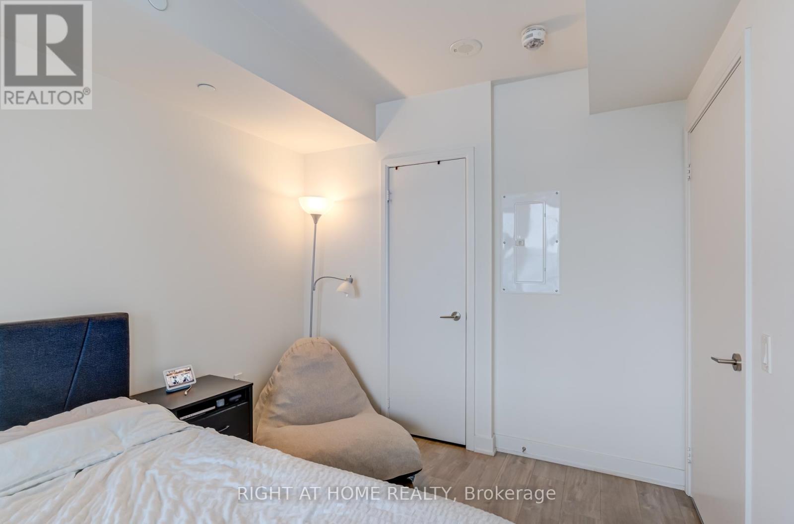 1205w - 27 Bathurst Street, Toronto, Ontario  M5V 2P1 - Photo 11 - C12712490