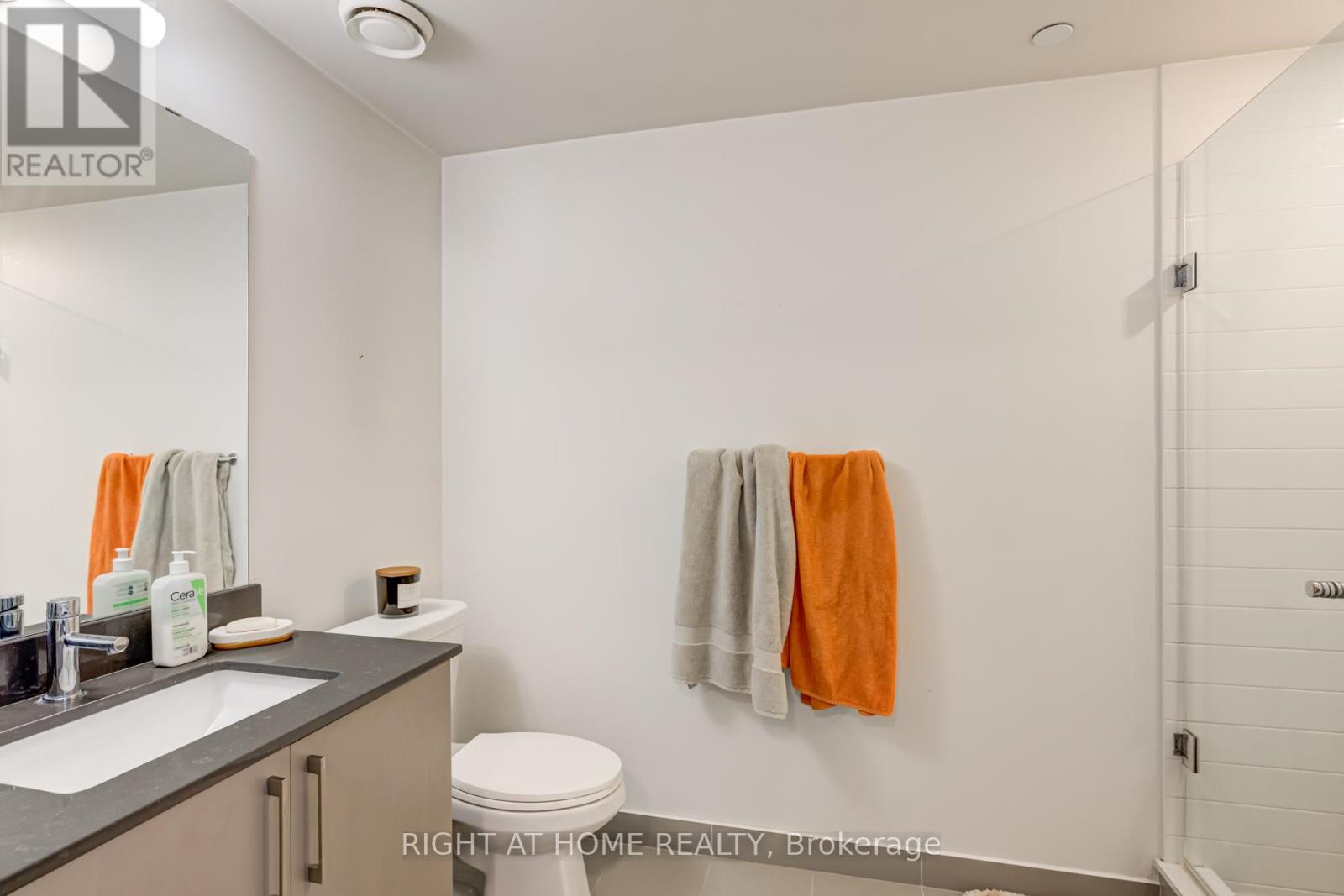 1205w - 27 Bathurst Street, Toronto, Ontario  M5V 2P1 - Photo 14 - C12712490