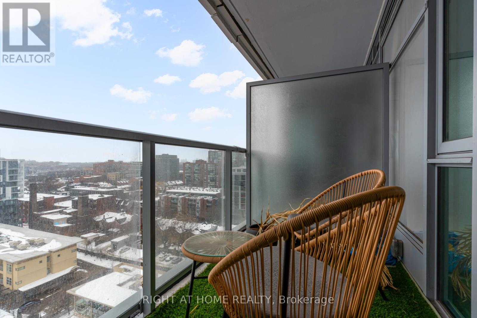 1205w - 27 Bathurst Street, Toronto, Ontario  M5V 2P1 - Photo 16 - C12712490