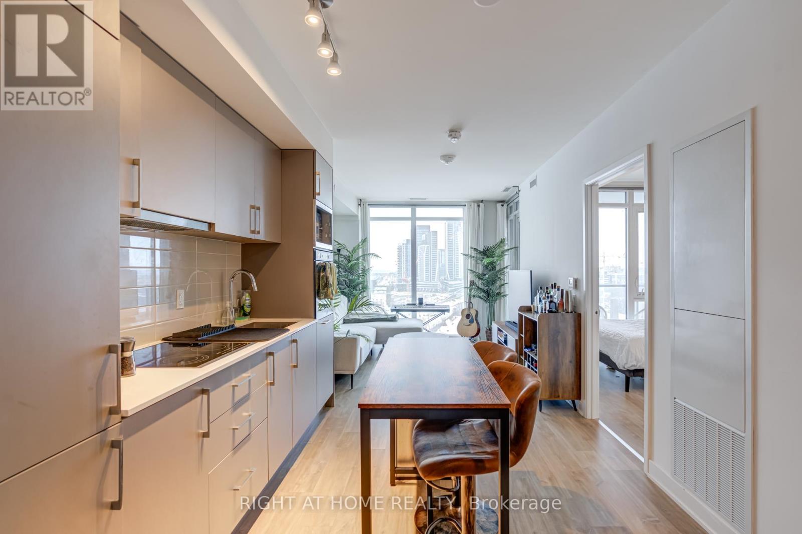 1205w - 27 Bathurst Street, Toronto, Ontario  M5V 2P1 - Photo 5 - C12712490