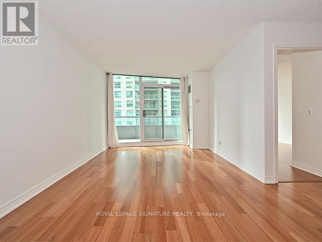 612 - 30 Grand Trunk Crescent, Toronto, Ontario  M5J 3A3 - Photo 13 - C12712500