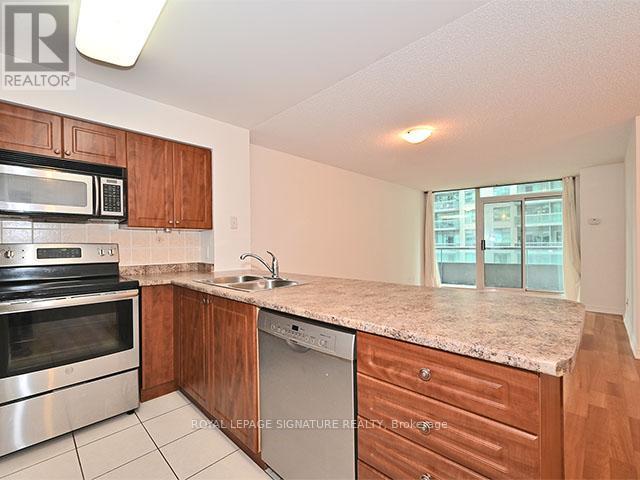 612 - 30 Grand Trunk Crescent, Toronto, Ontario  M5J 3A3 - Photo 17 - C12712500