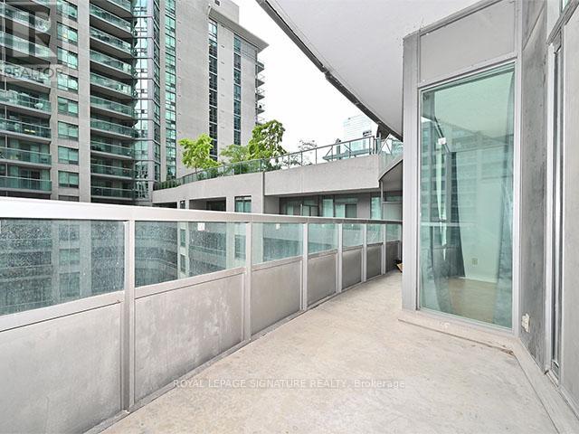 612 - 30 Grand Trunk Crescent, Toronto, Ontario  M5J 3A3 - Photo 5 - C12712500