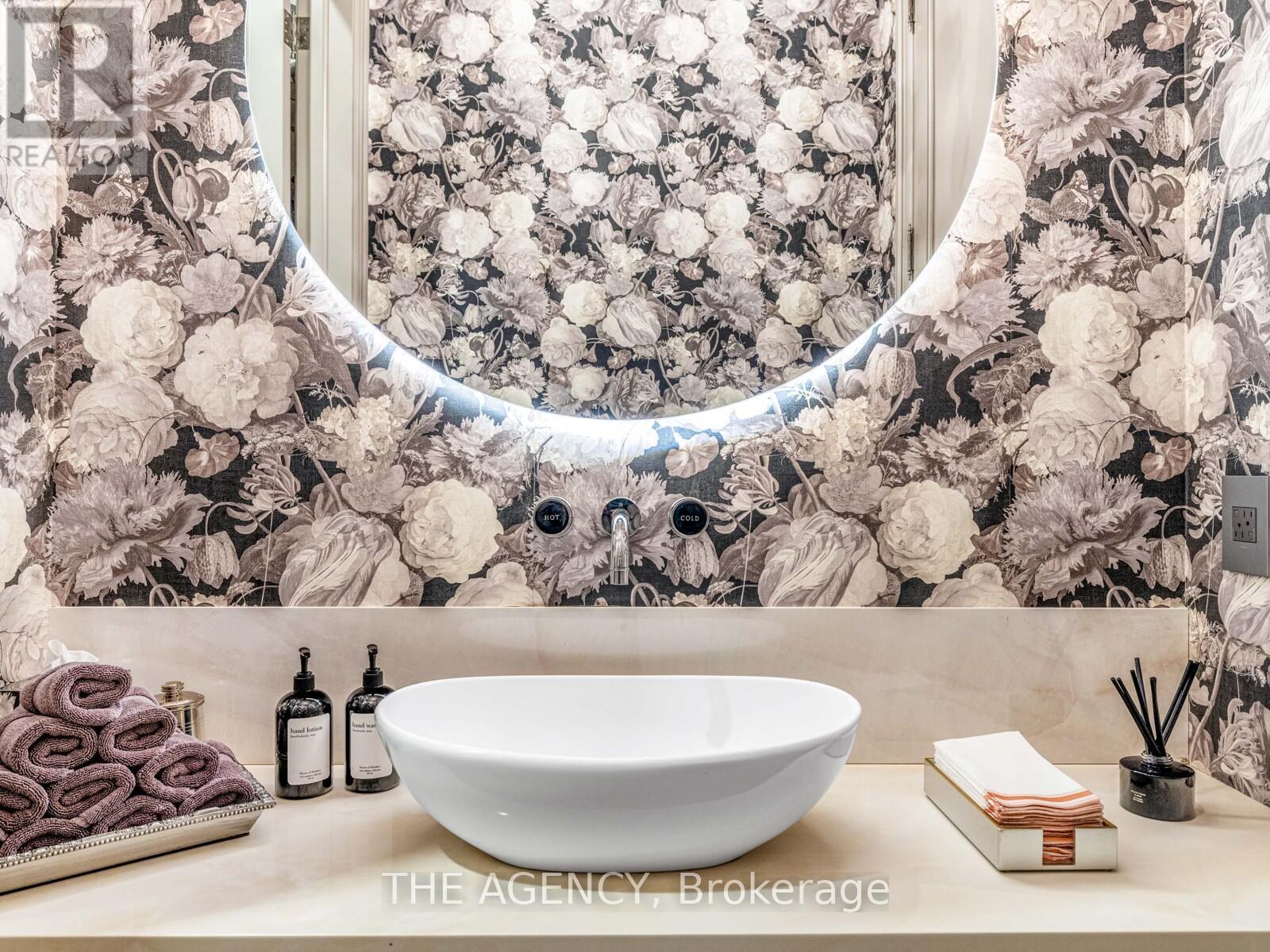 1 Suncrest Drive, Toronto, Ontario  M3C 2L1 - Photo 21 - C12712562