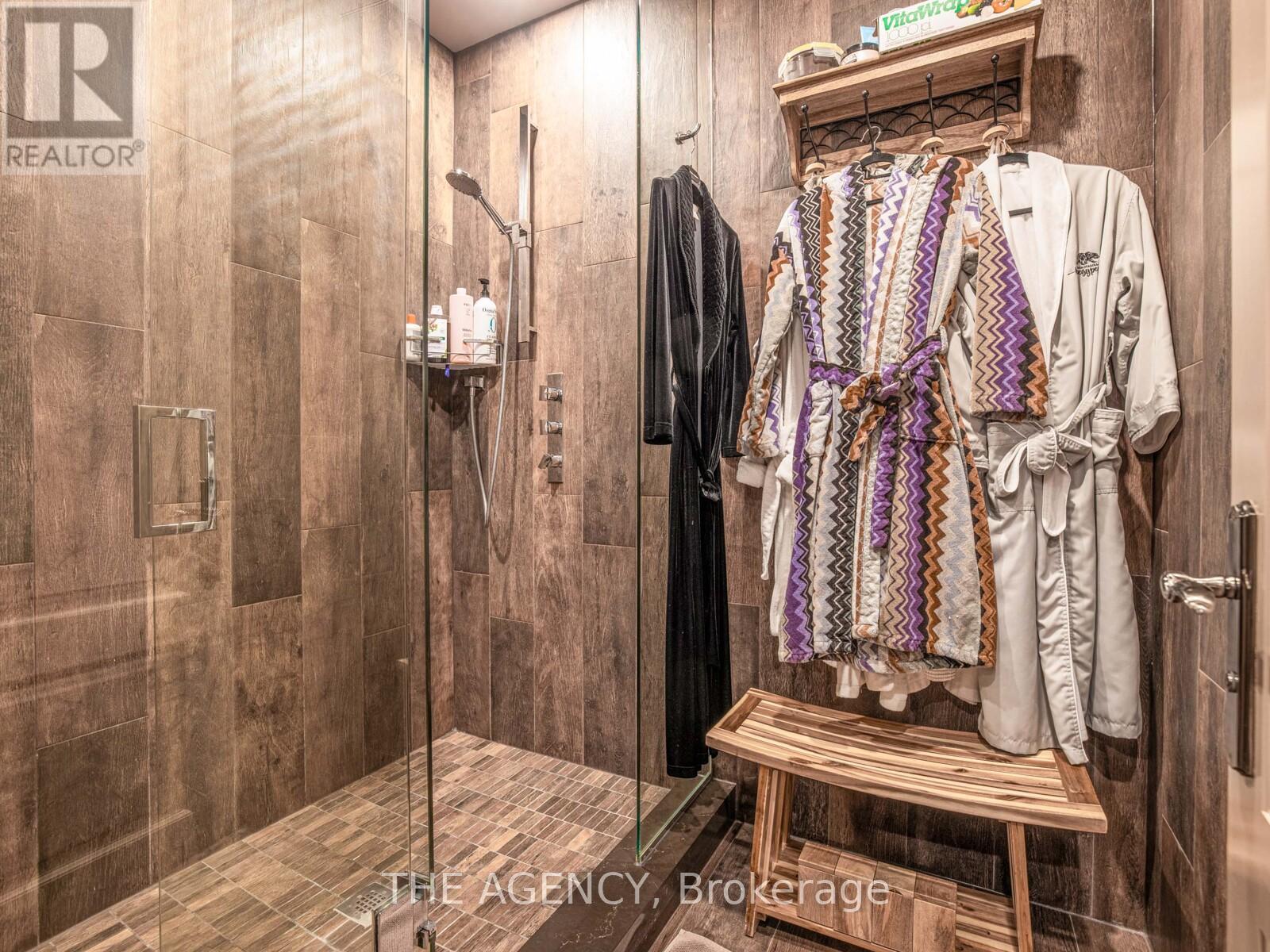 1 Suncrest Drive, Toronto, Ontario  M3C 2L1 - Photo 34 - C12712562