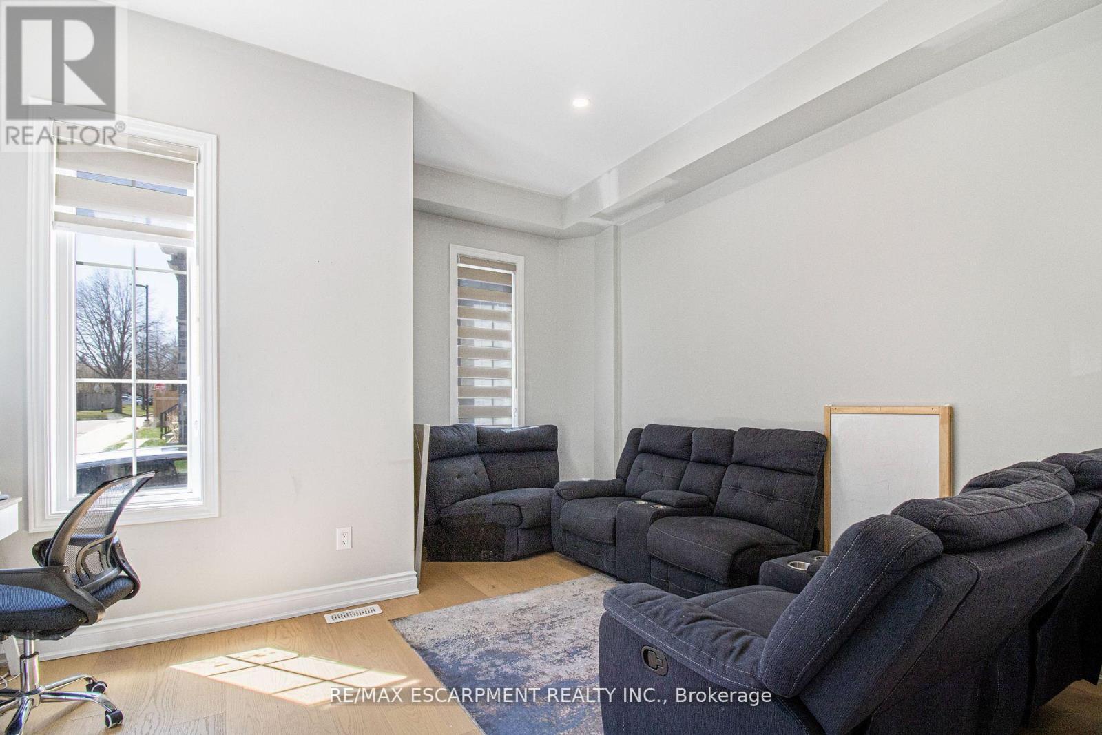 2 - 487 Aztec Drive, Oshawa, Ontario  L1J 7S7 - Photo 4 - E12712430