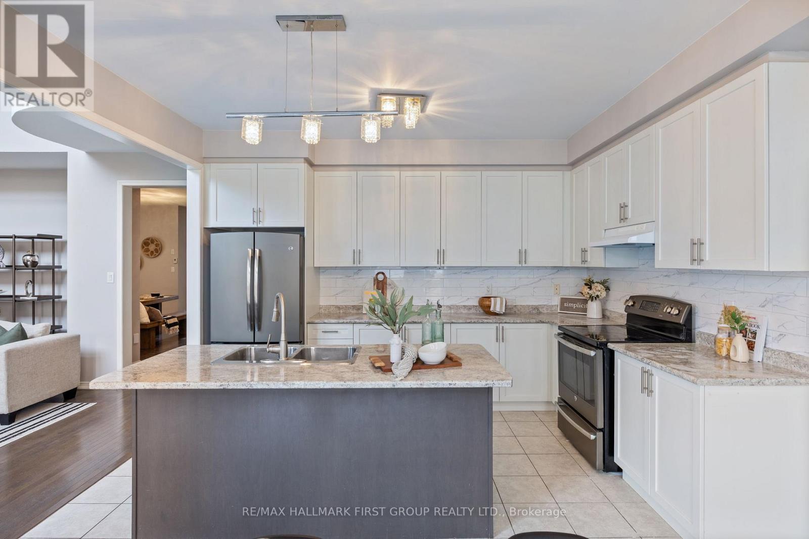 55 Buttonshaw Street, Clarington, Ontario  L1C 0S5 - Photo 10 - E12712456