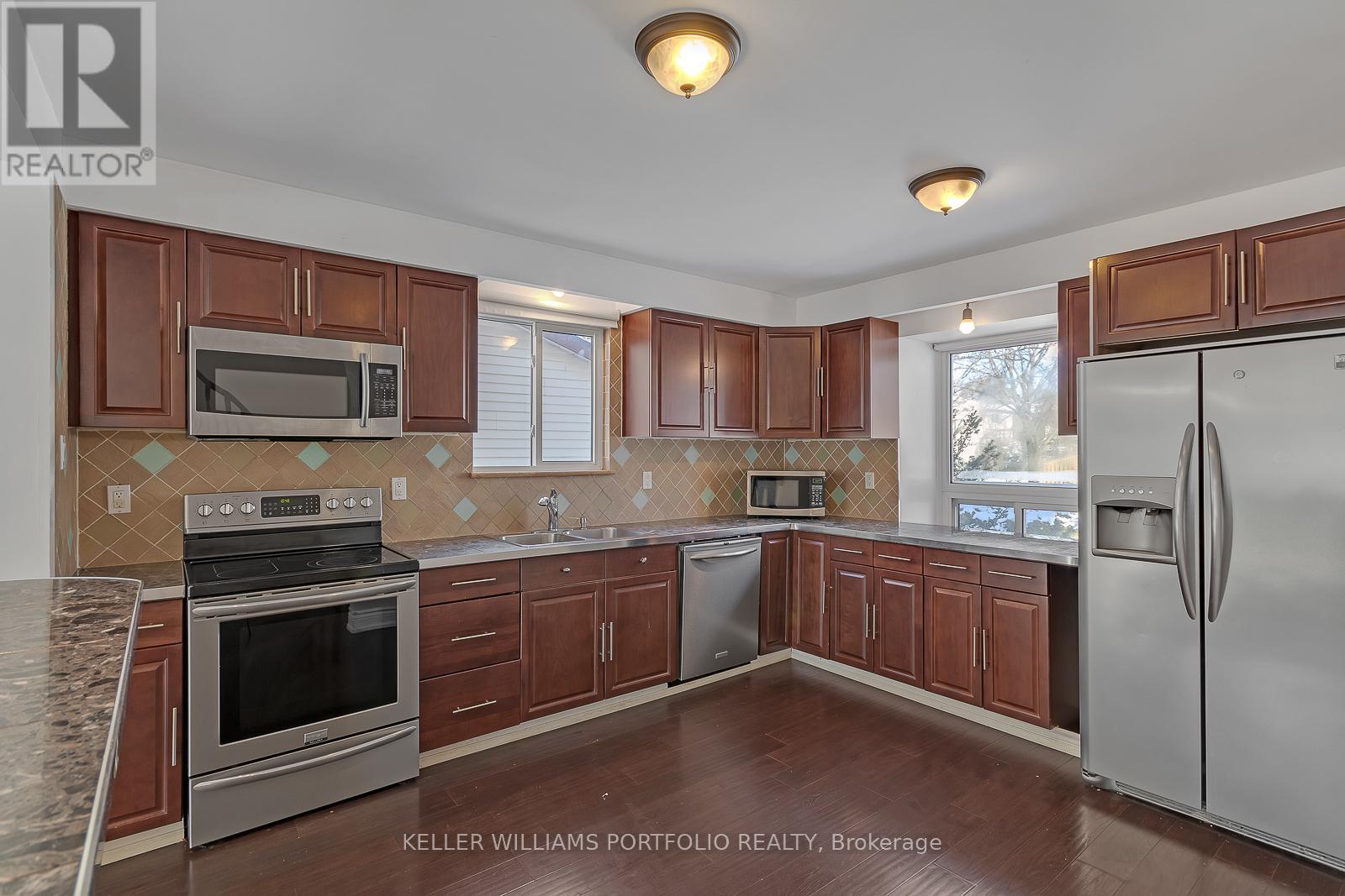 37 Banner Crescent, Ajax, Ontario  L1S 3S8 - Photo 4 - E12712494