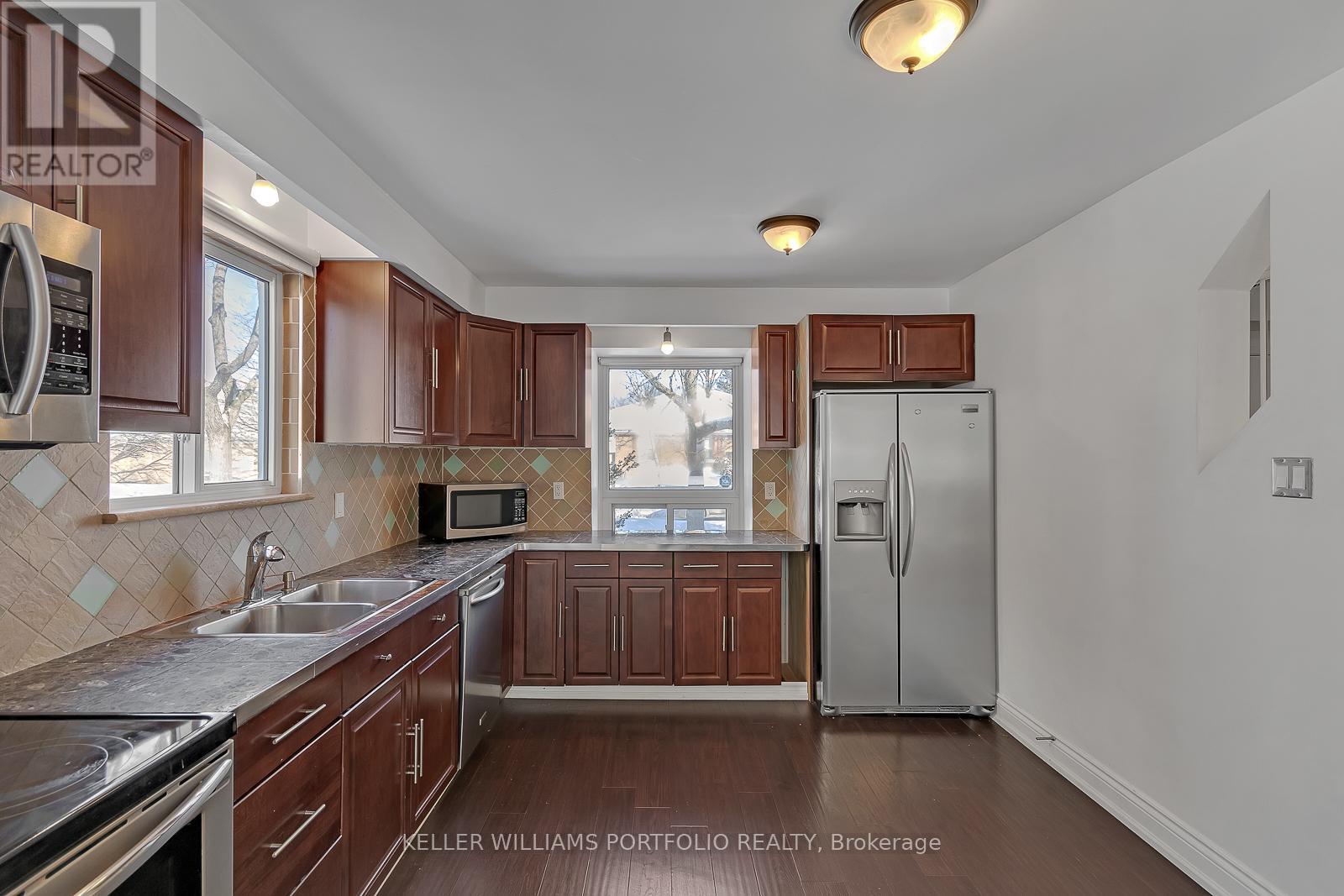 37 Banner Crescent, Ajax, Ontario  L1S 3S8 - Photo 5 - E12712494