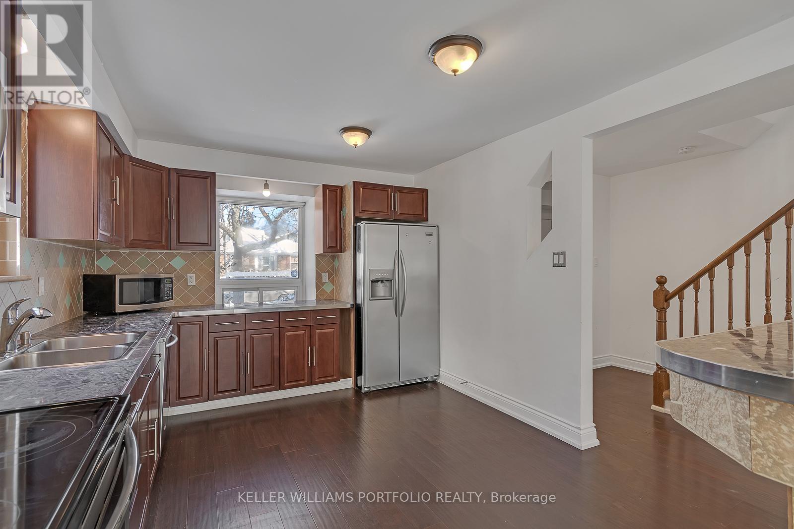 37 Banner Crescent, Ajax, Ontario  L1S 3S8 - Photo 7 - E12712494