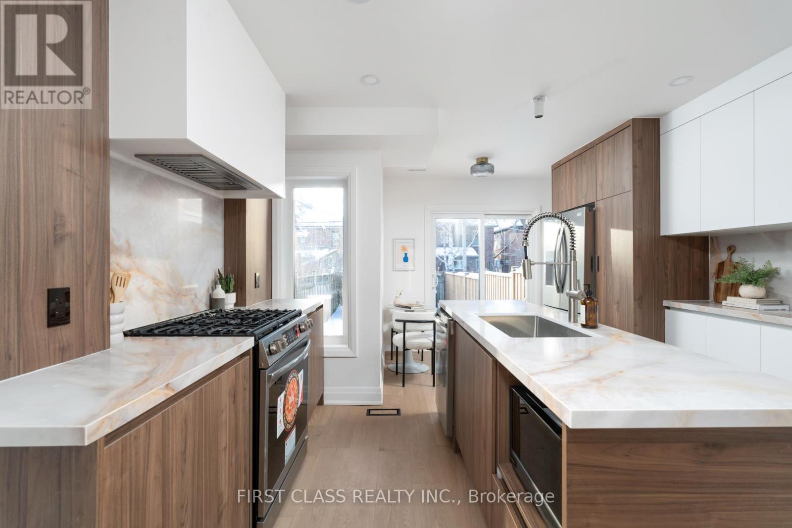 38 Bonnie Brae Boulevard, Toronto, Ontario  M4J 4N2 - Photo 15 - E12712612