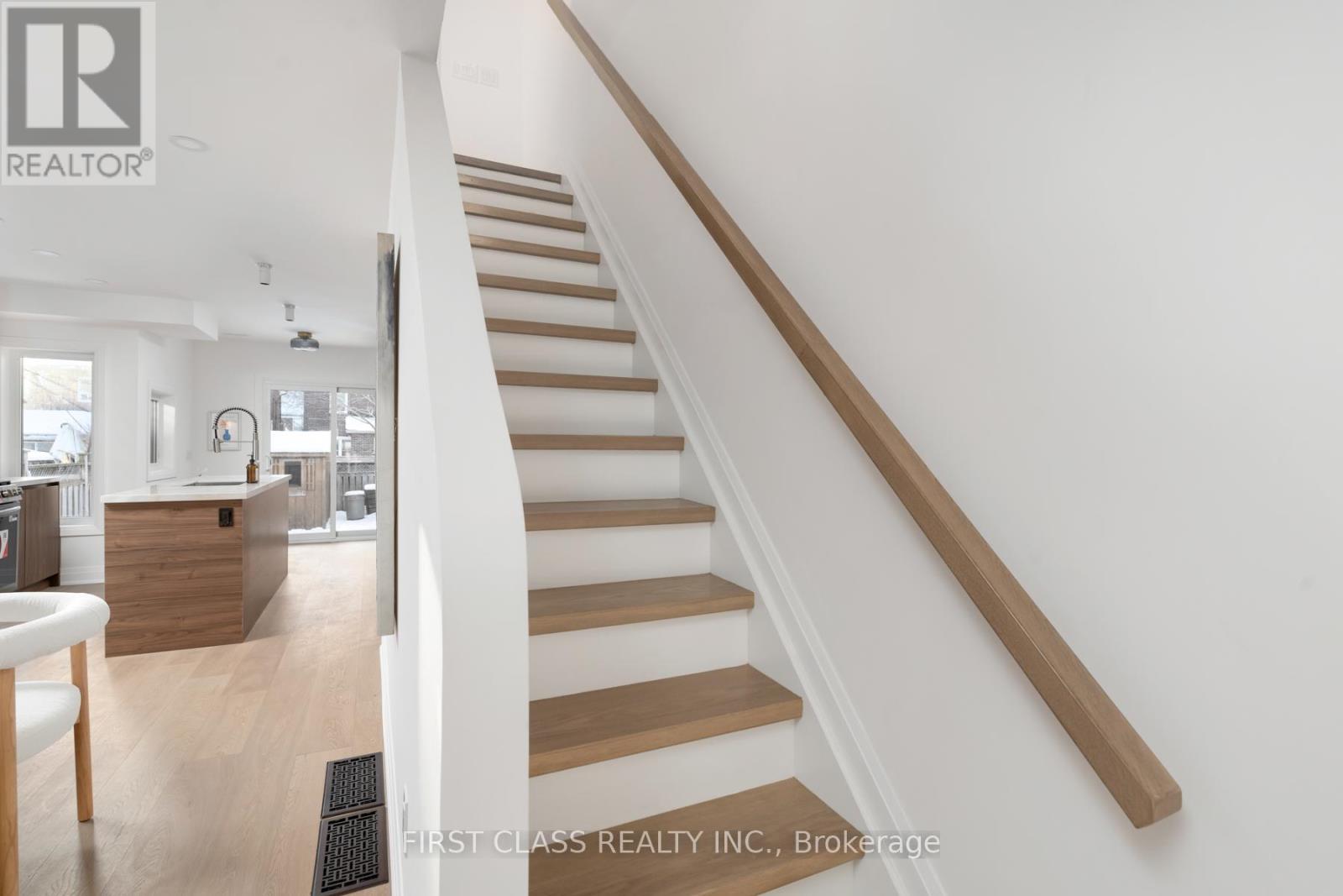 38 Bonnie Brae Boulevard, Toronto, Ontario  M4J 4N2 - Photo 21 - E12712612