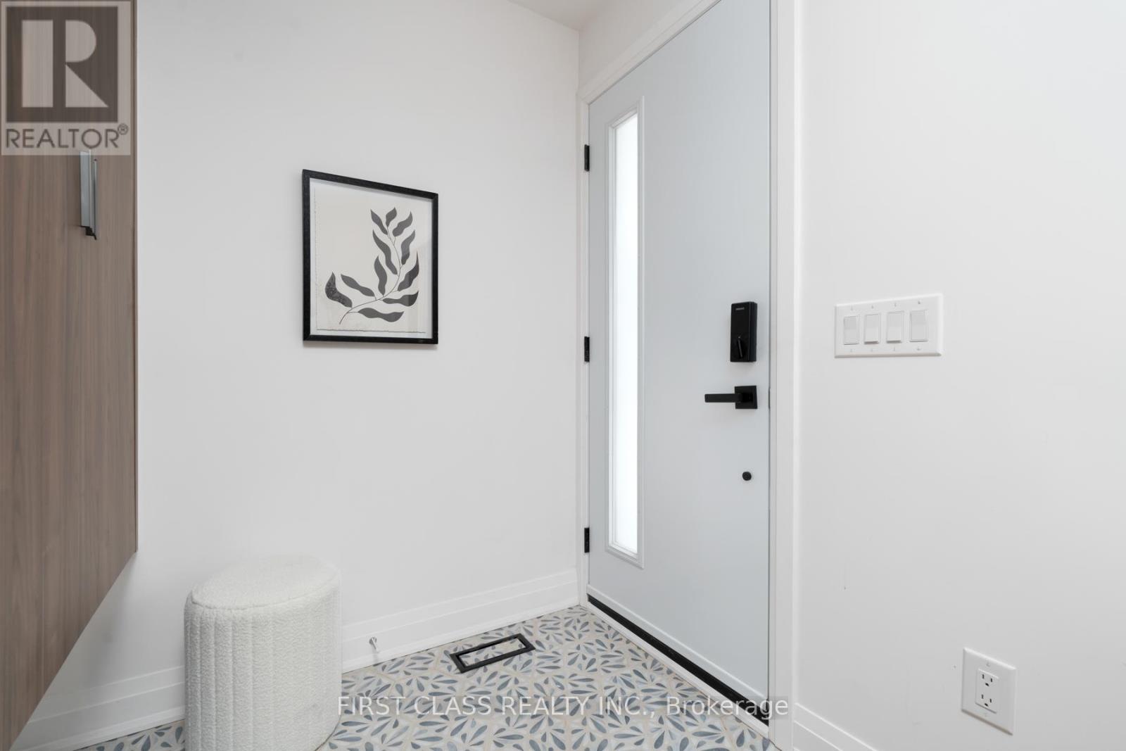 38 Bonnie Brae Boulevard, Toronto, Ontario  M4J 4N2 - Photo 5 - E12712612