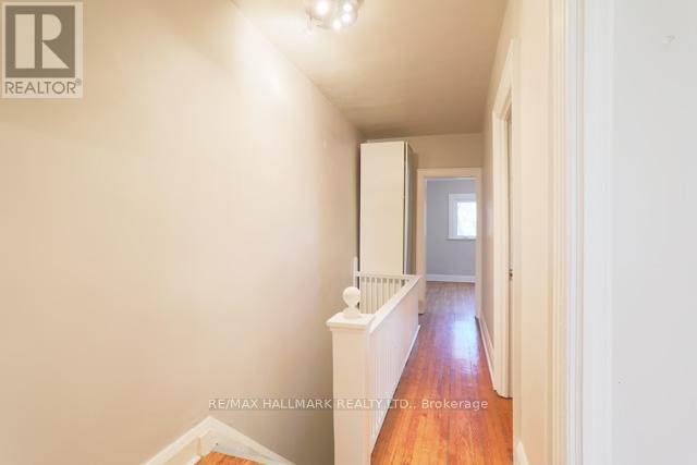 Upper - 1481 Queen Street E, Toronto, Ontario  M4L 1E2 - Photo 16 - E12712638