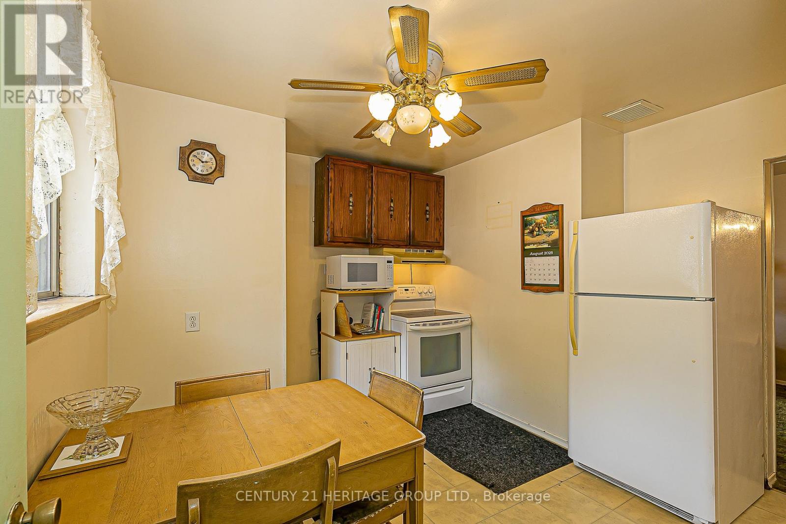 116 Longford Drive, Newmarket, Ontario  L3Y 2Y5 - Photo 10 - N12712498