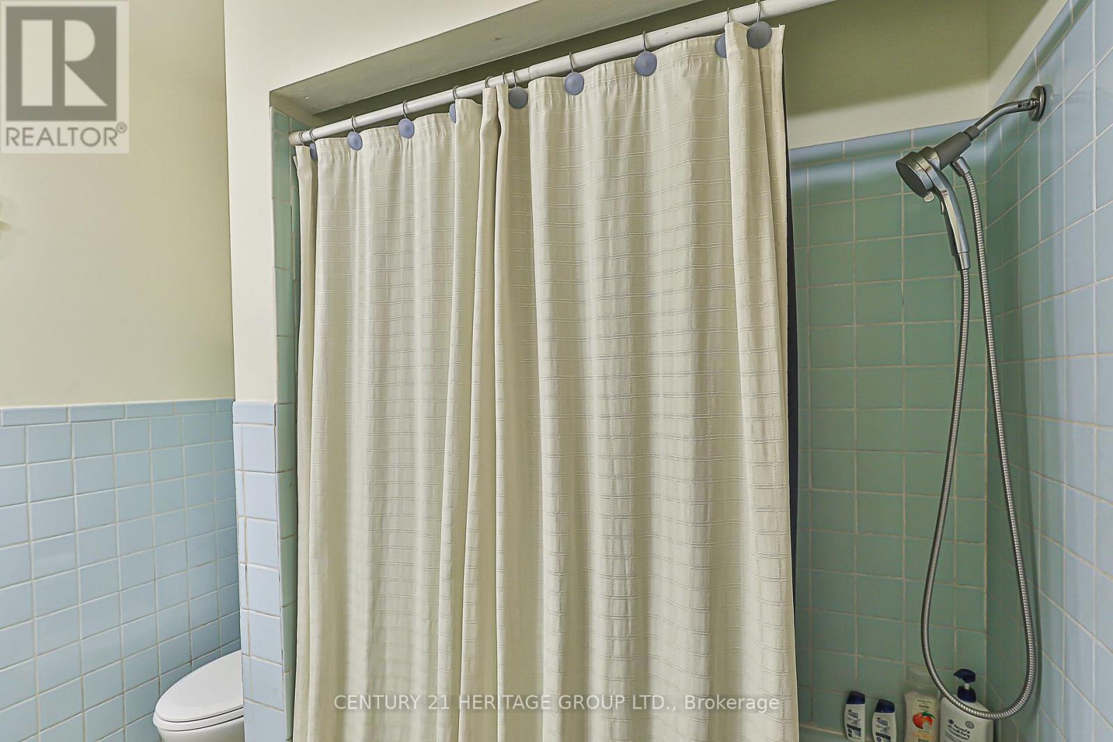 116 Longford Drive, Newmarket, Ontario  L3Y 2Y5 - Photo 20 - N12712498