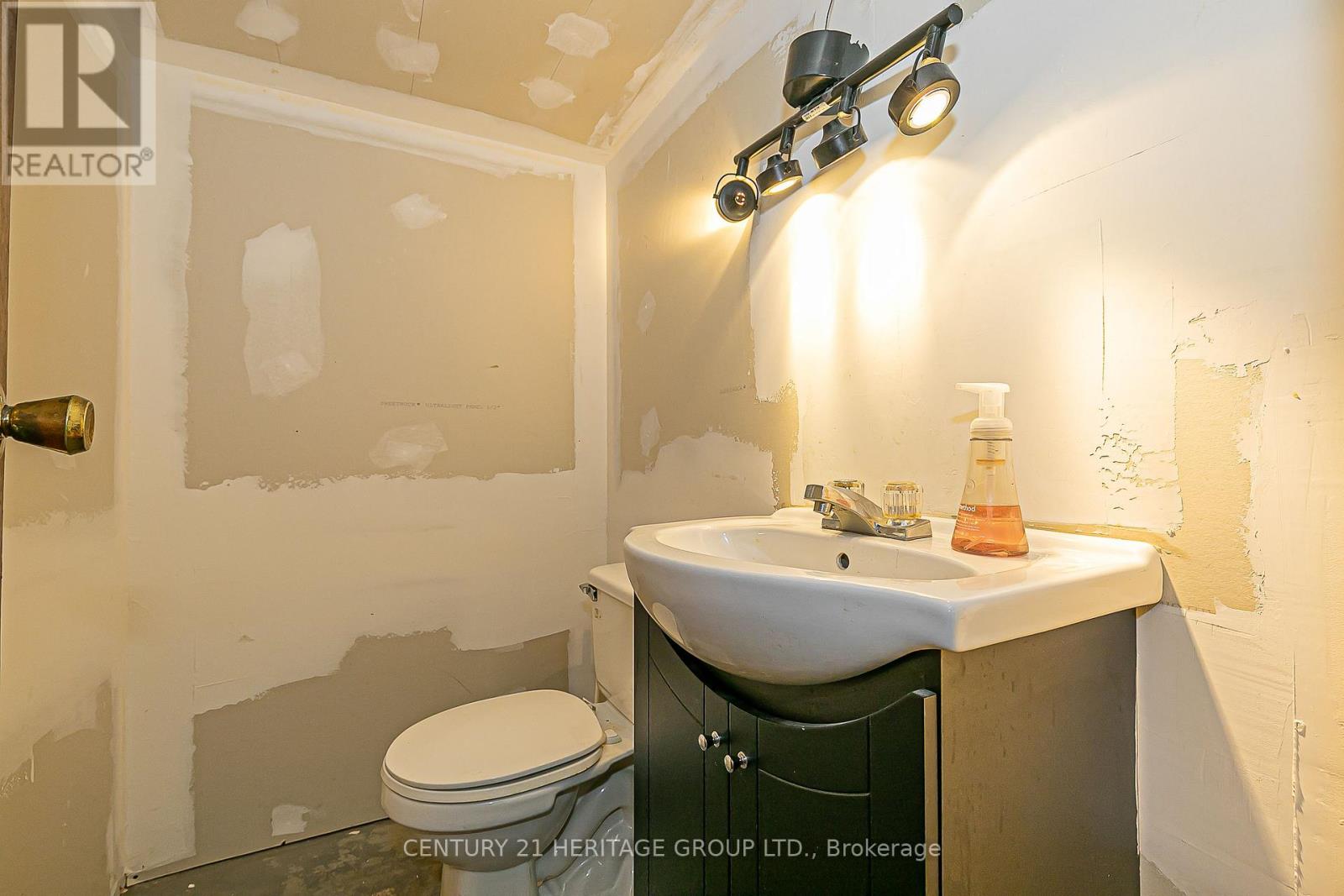 116 Longford Drive, Newmarket, Ontario  L3Y 2Y5 - Photo 30 - N12712498