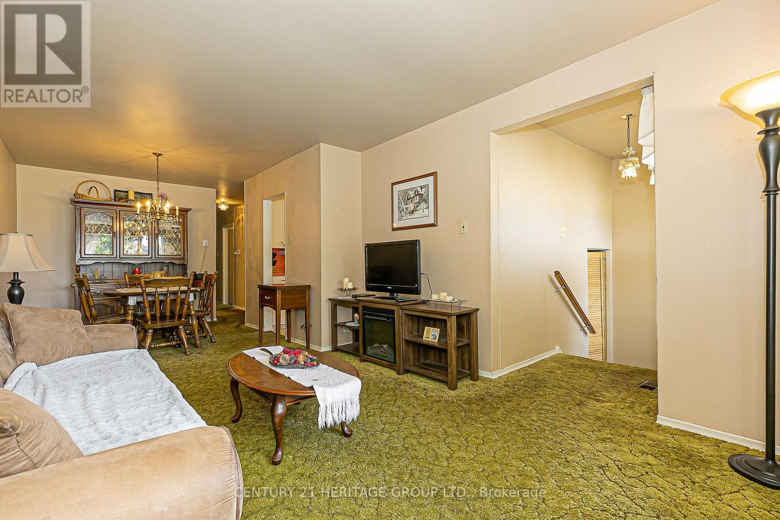 116 Longford Drive, Newmarket, Ontario  L3Y 2Y5 - Photo 4 - N12712498