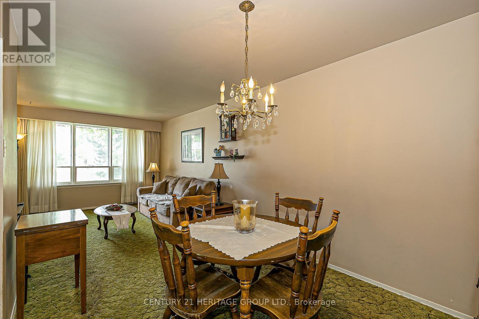 116 Longford Drive, Newmarket, Ontario  L3Y 2Y5 - Photo 6 - N12712498