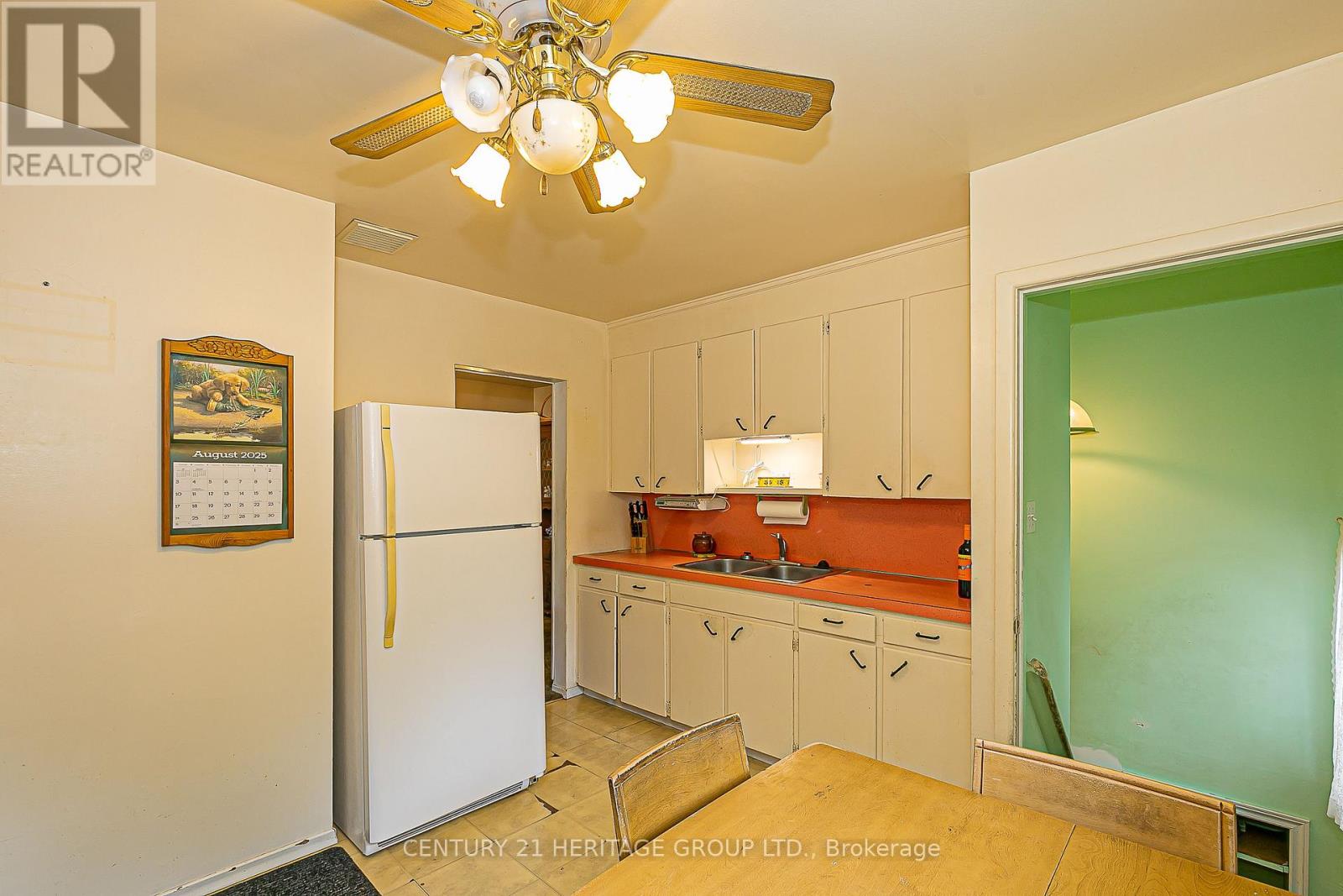 116 Longford Drive, Newmarket, Ontario  L3Y 2Y5 - Photo 9 - N12712498