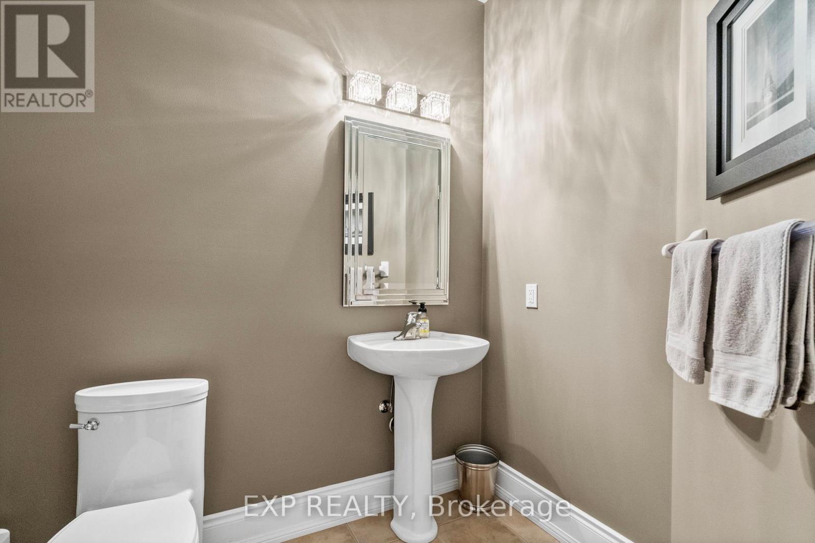 13 - 450 Worthington Avenue, Richmond Hill, Ontario  L4E 0E5 - Photo 6 - N12712526