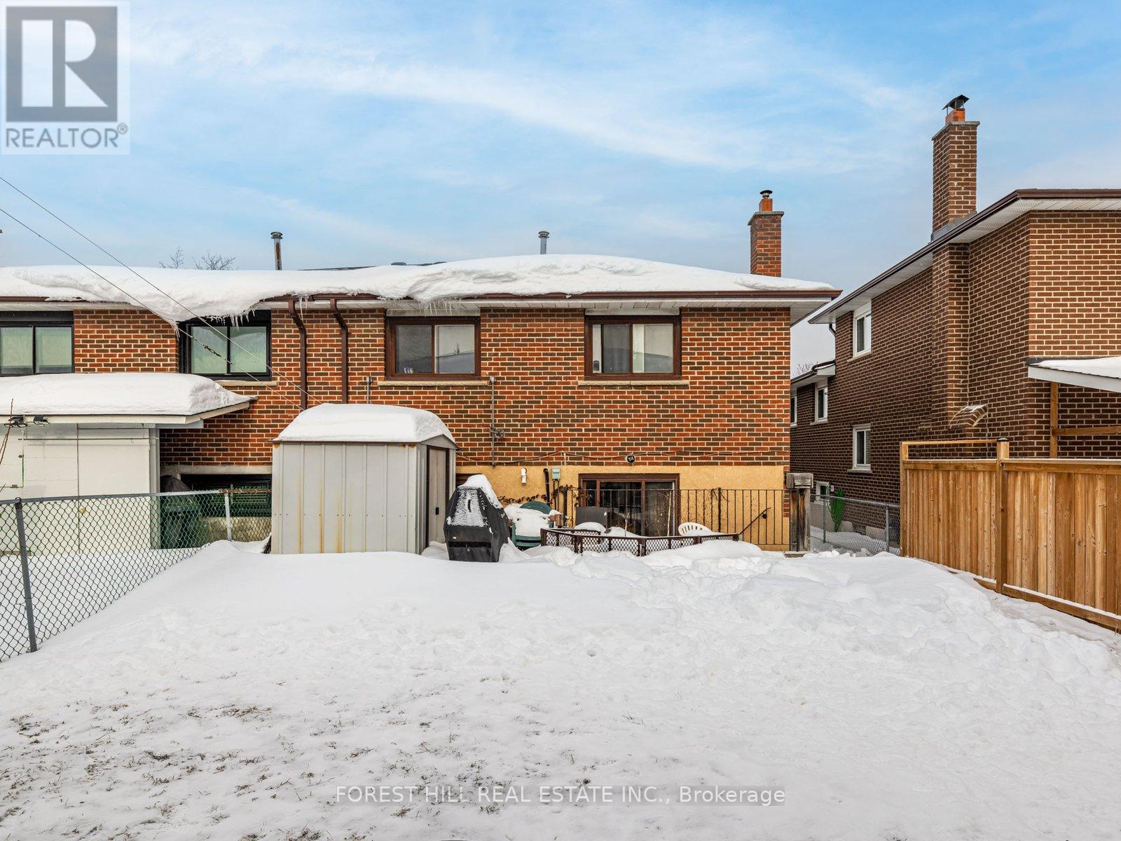 11 Albany Drive, Vaughan, Ontario  L4L 2X5 - Photo 4 - N12712540