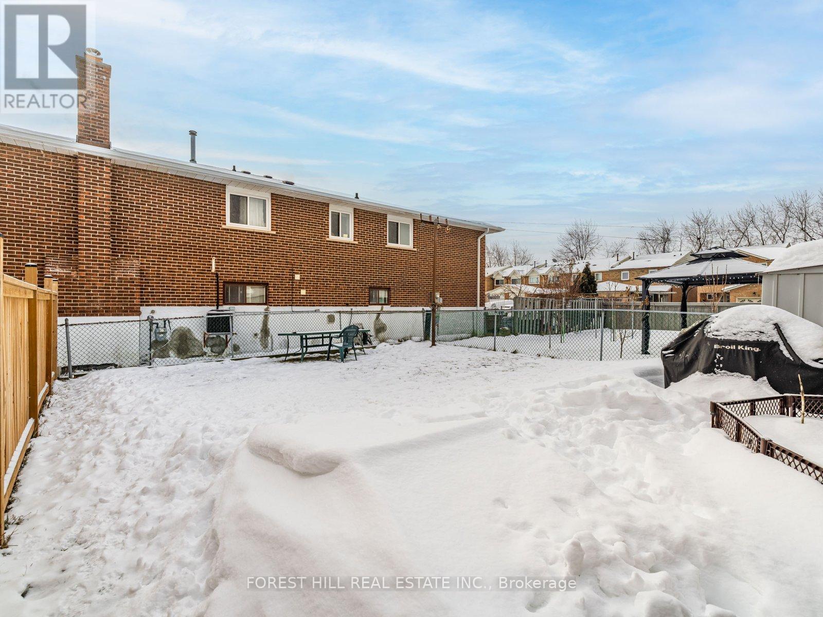 11 Albany Drive, Vaughan, Ontario  L4L 2X5 - Photo 6 - N12712540