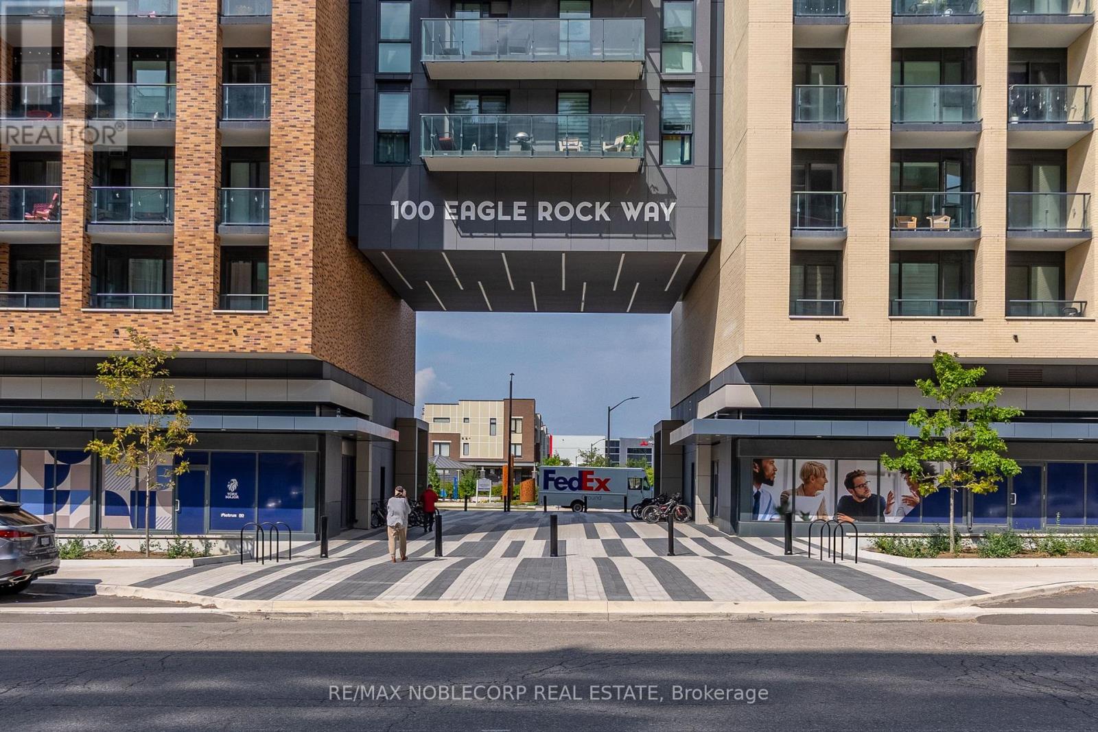 731 - 100 Eagle Rock Way, Vaughan, Ontario  L6A 5B9 - Photo 3 - N12712692