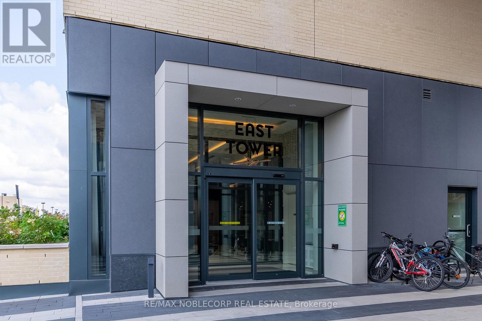 731 - 100 Eagle Rock Way, Vaughan, Ontario  L6A 5B9 - Photo 5 - N12712692