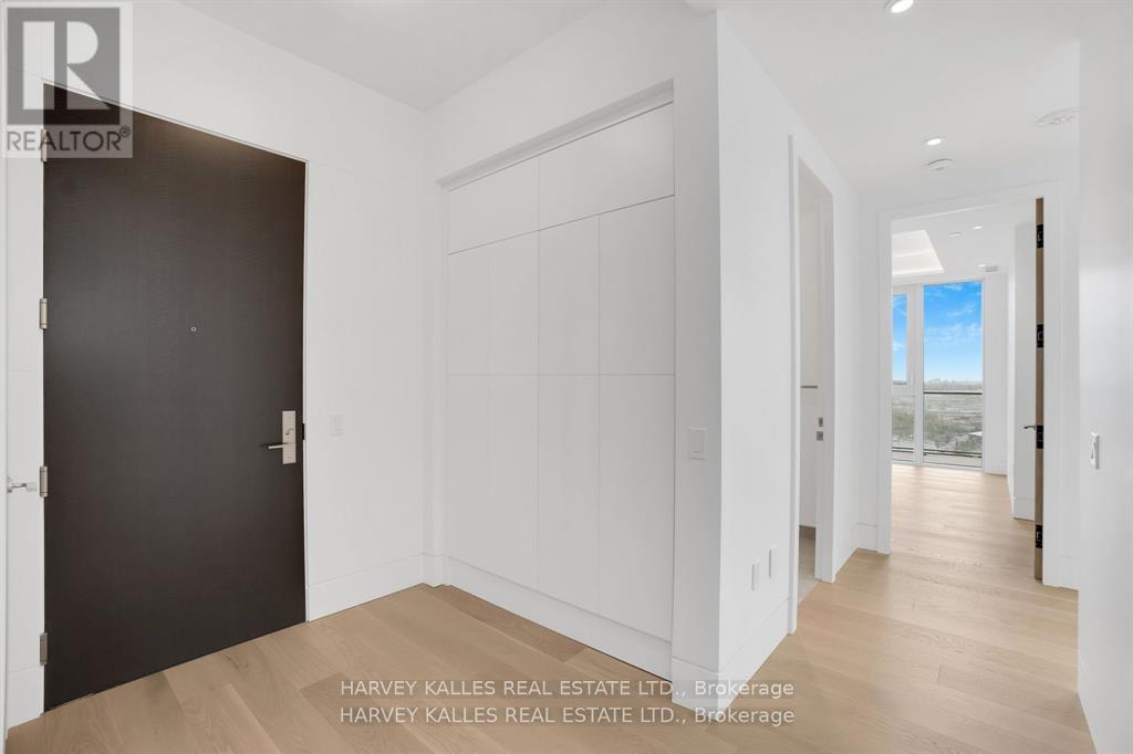 Ph 102 - 9000 Jane Street, Vaughan, Ontario  L4K 0M6 - Photo 2 - N12712714