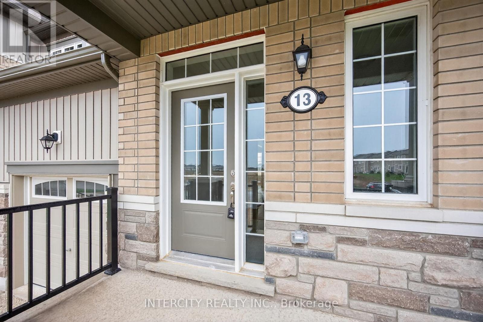 13 Avalon Drive, Wasaga Beach, Ontario  L9R 0M2 - Photo 4 - S12712424