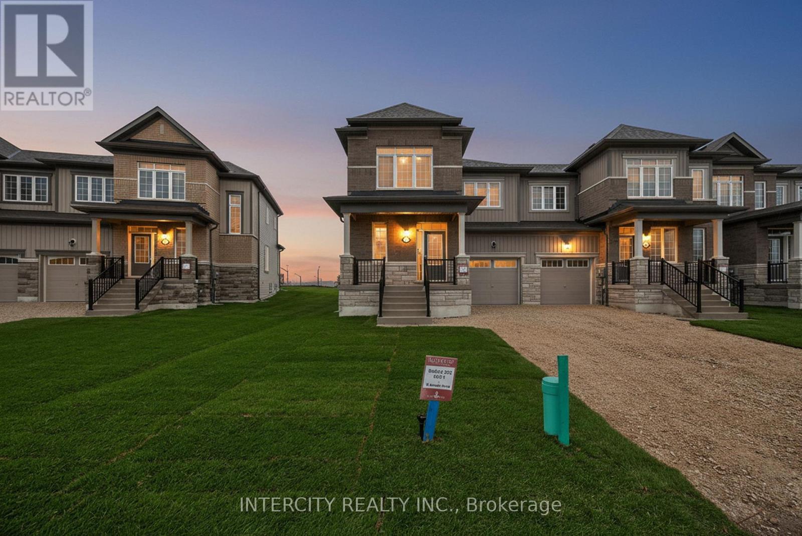 11 Avalon Drive, Wasaga Beach, Ontario  L9R 0M2 - Photo 1 - S12712432