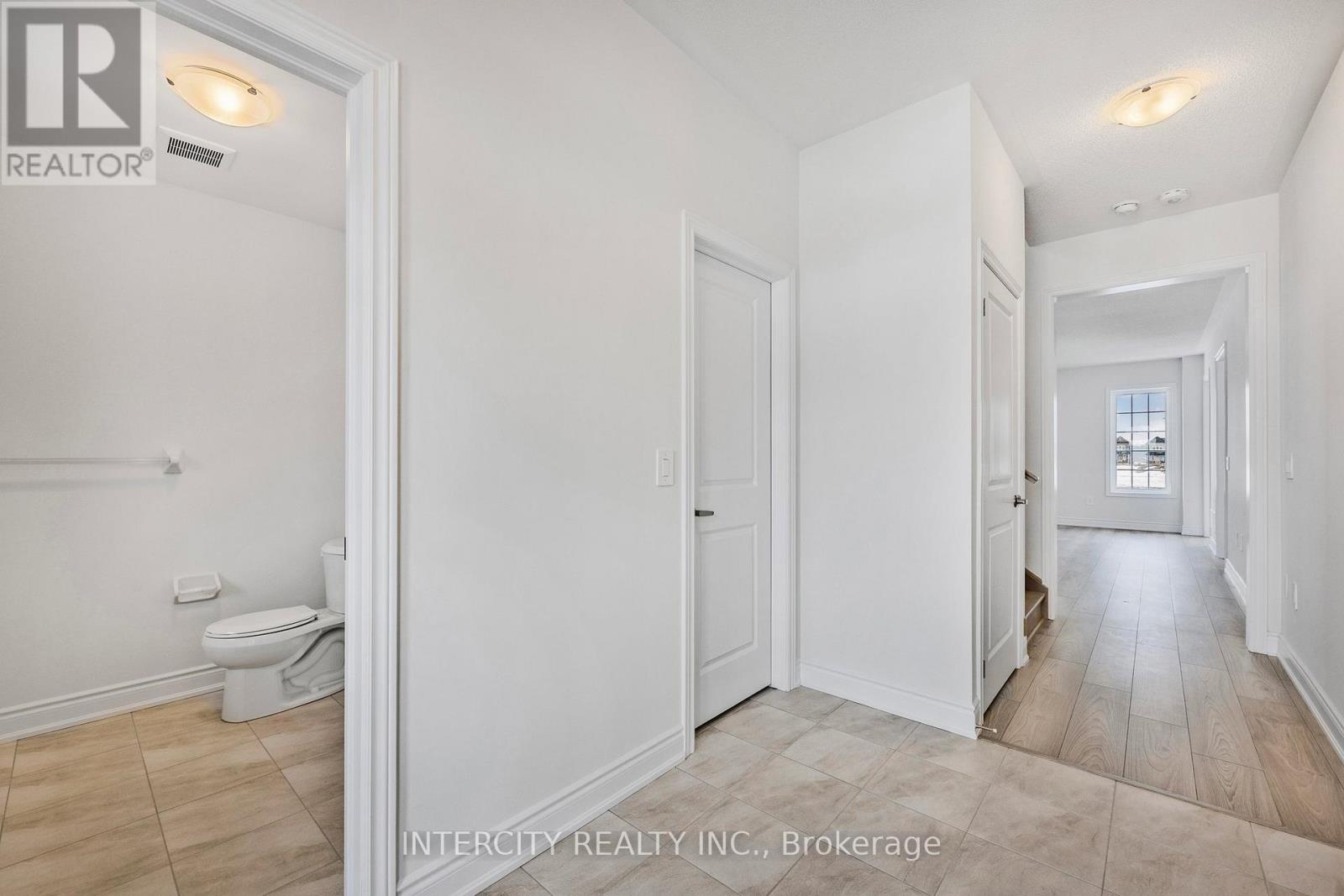 11 Avalon Drive, Wasaga Beach, Ontario  L9R 0M2 - Photo 11 - S12712432