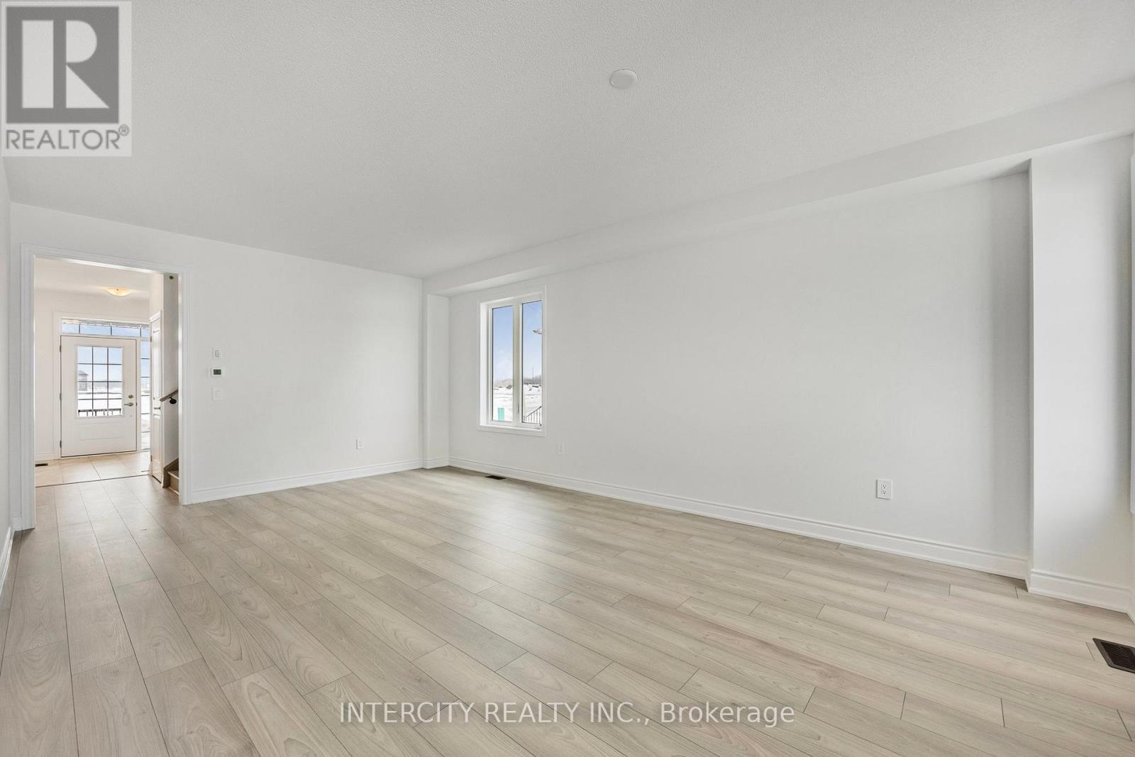 11 Avalon Drive, Wasaga Beach, Ontario  L9R 0M2 - Photo 20 - S12712432