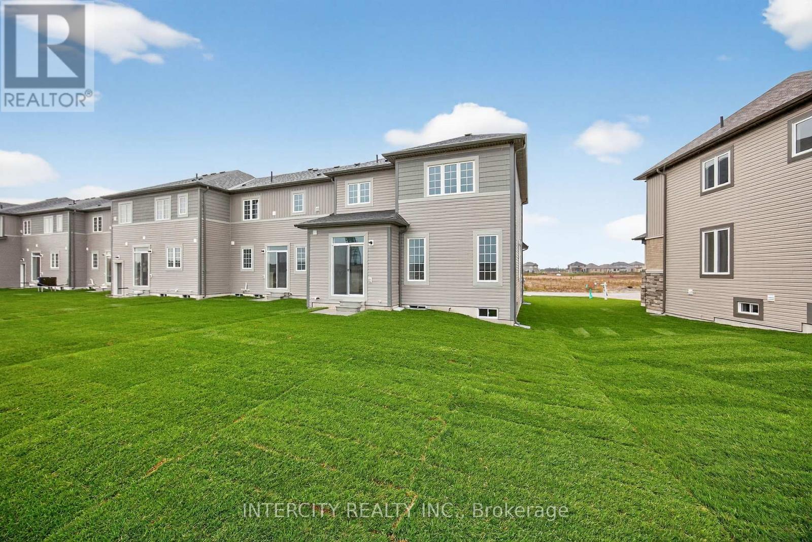 11 Avalon Drive, Wasaga Beach, Ontario  L9R 0M2 - Photo 41 - S12712432