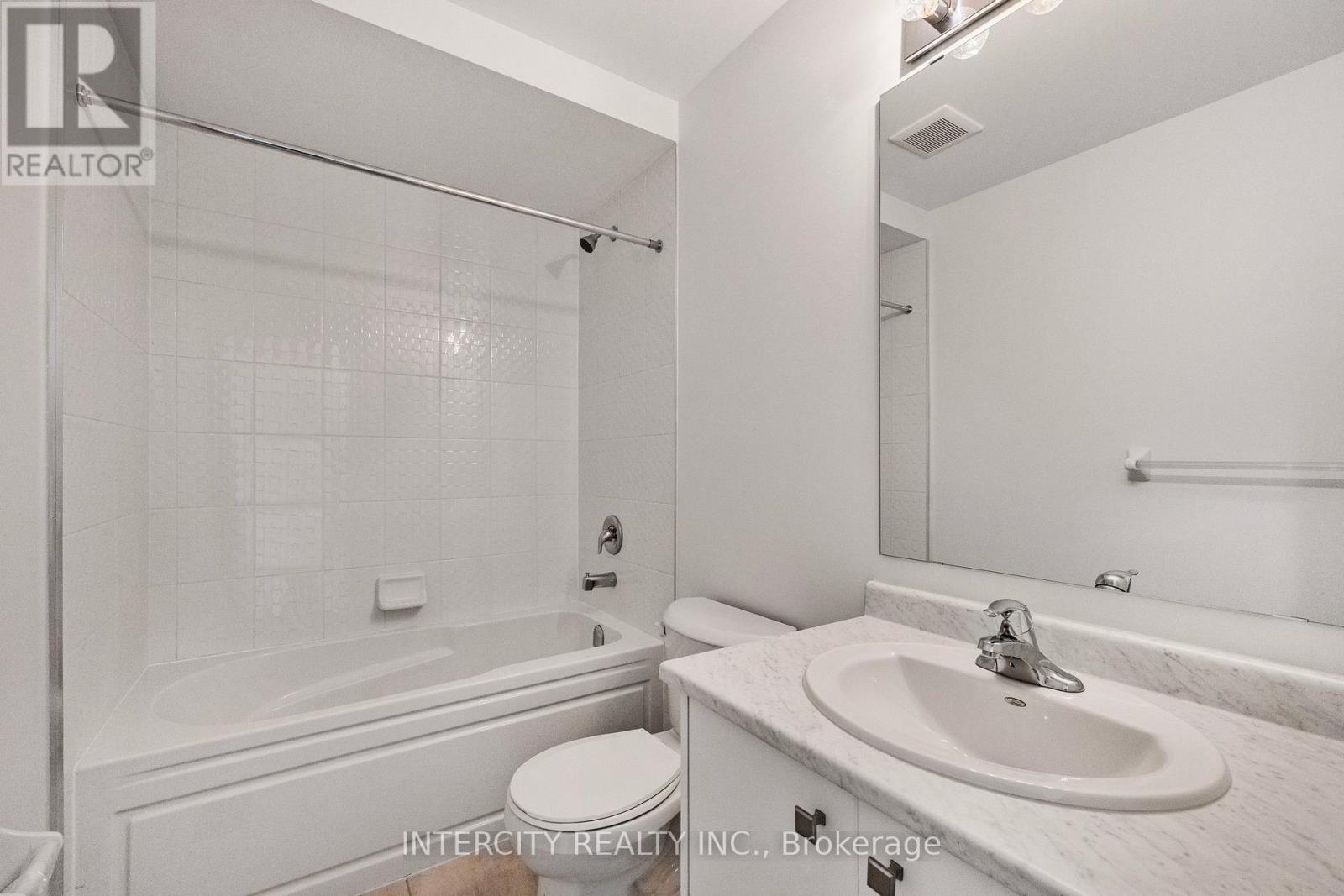 11 Avalon Drive, Wasaga Beach, Ontario  L9R 0M2 - Photo 9 - S12712432