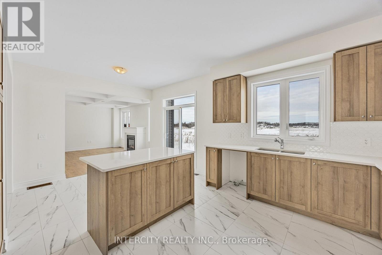 36 Legacy Circle, Wasaga Beach, Ontario  L9Z 0M5 - Photo 12 - S12712434