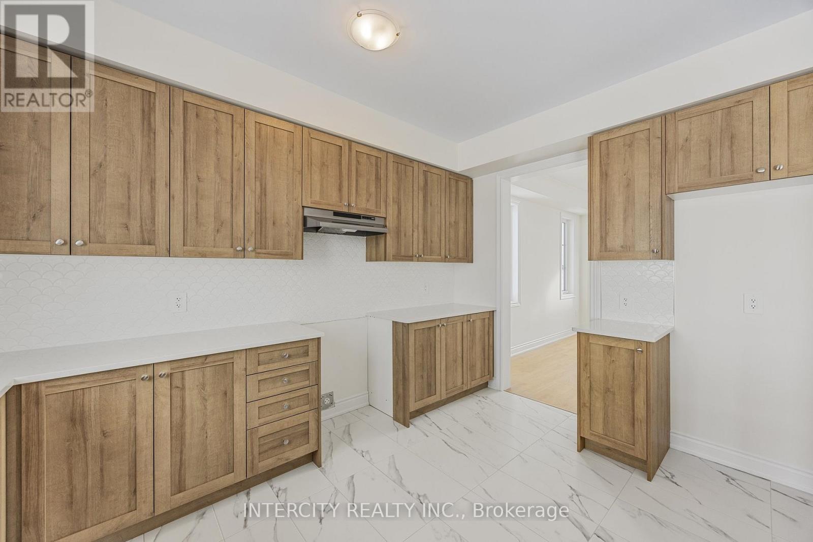 36 Legacy Circle, Wasaga Beach, Ontario  L9Z 0M5 - Photo 13 - S12712434