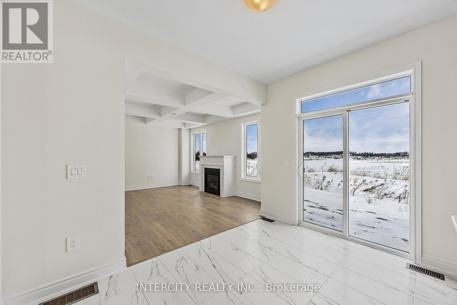 36 Legacy Circle, Wasaga Beach, Ontario  L9Z 0M5 - Photo 18 - S12712434