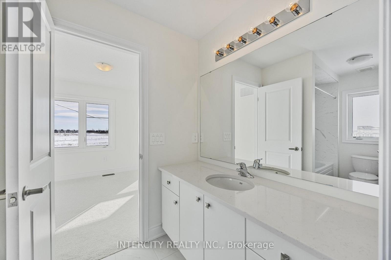 36 Legacy Circle, Wasaga Beach, Ontario  L9Z 0M5 - Photo 39 - S12712434