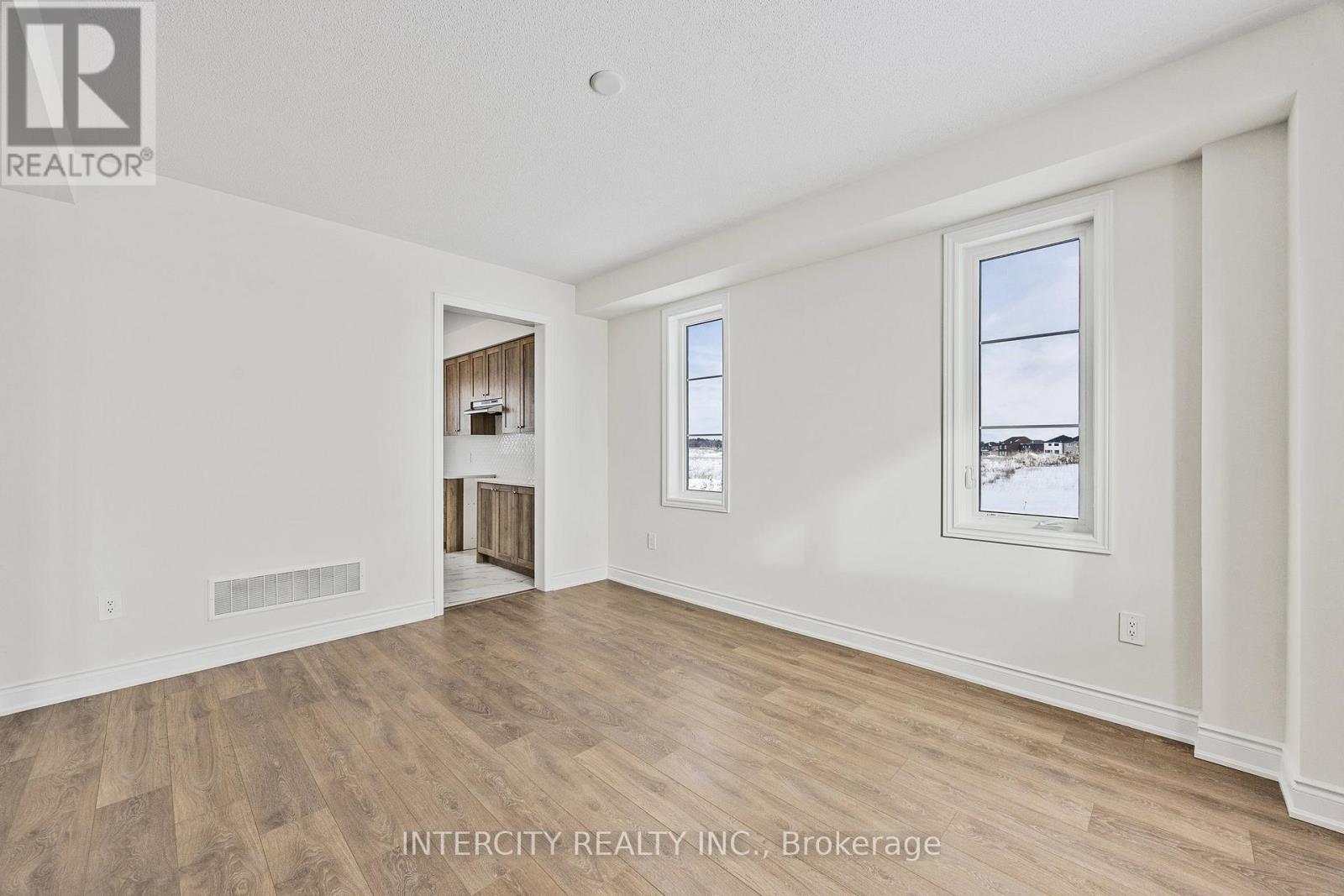 36 Legacy Circle, Wasaga Beach, Ontario  L9Z 0M5 - Photo 8 - S12712434