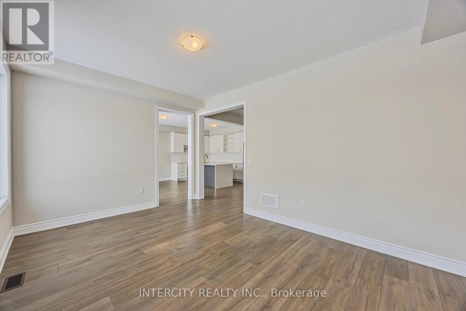 78 Season Crescent, Wasaga Beach, Ontario  L9Z 0M5 - Photo 35 - S12712442