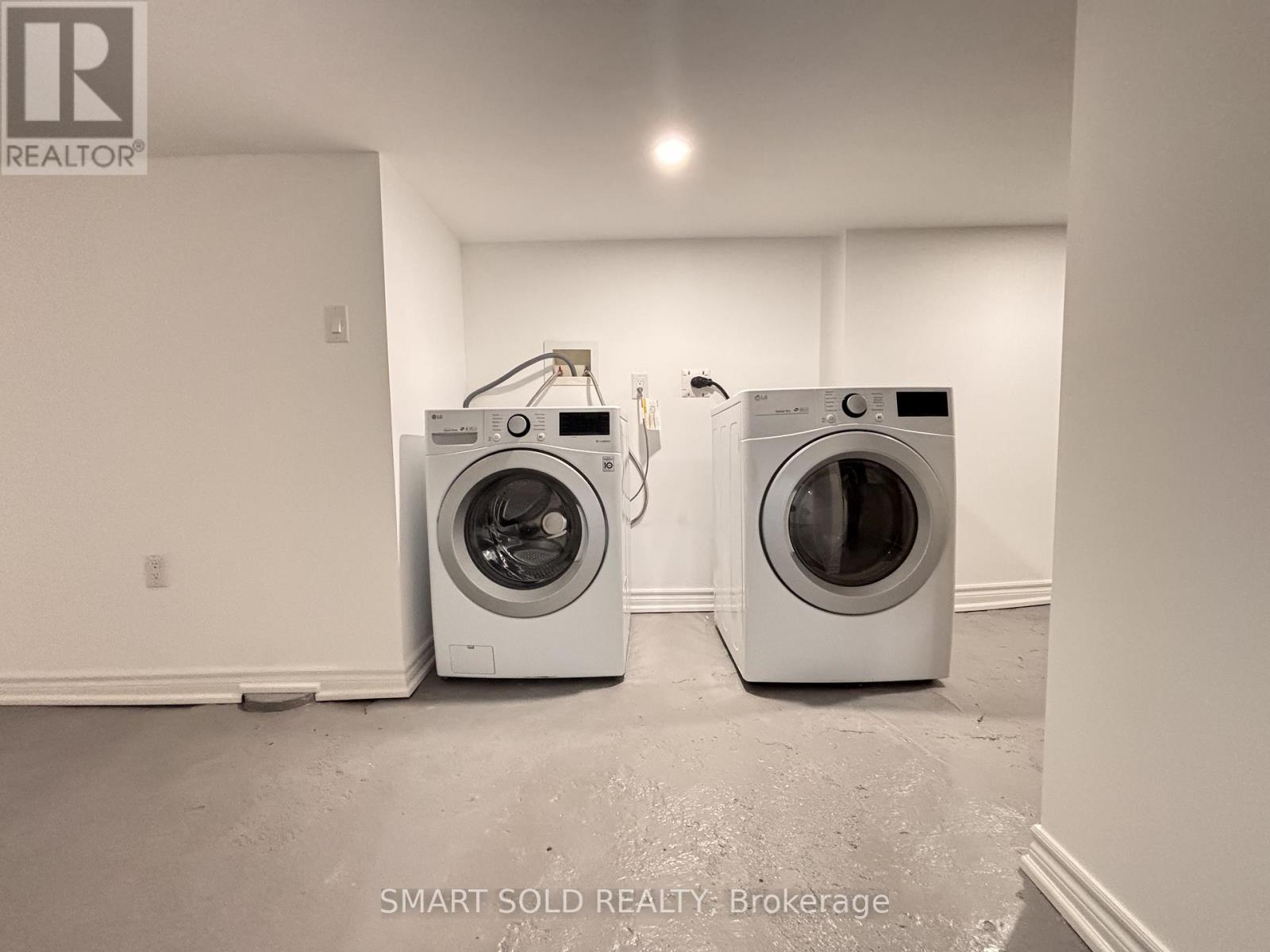 5 Winfield Avenue, Toronto, Ontario  M6S 2J7 - Photo 14 - W12712528